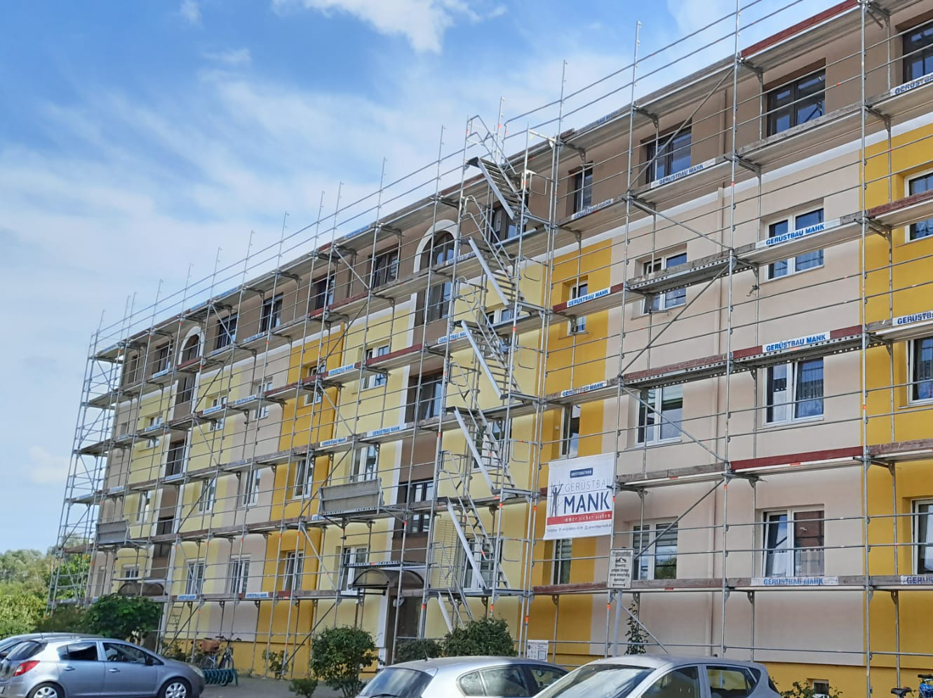 Gerüstbau Mank - Bützow - Fassadensanierung Mehrfamilienhaus 