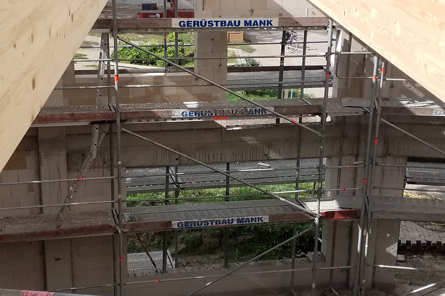 Gerüstbau Mank - Güstrow - Erweiterunsbau Schule