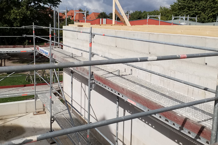 Gerüstbau Mank - Güstrow - Erweiterunsbau Schule