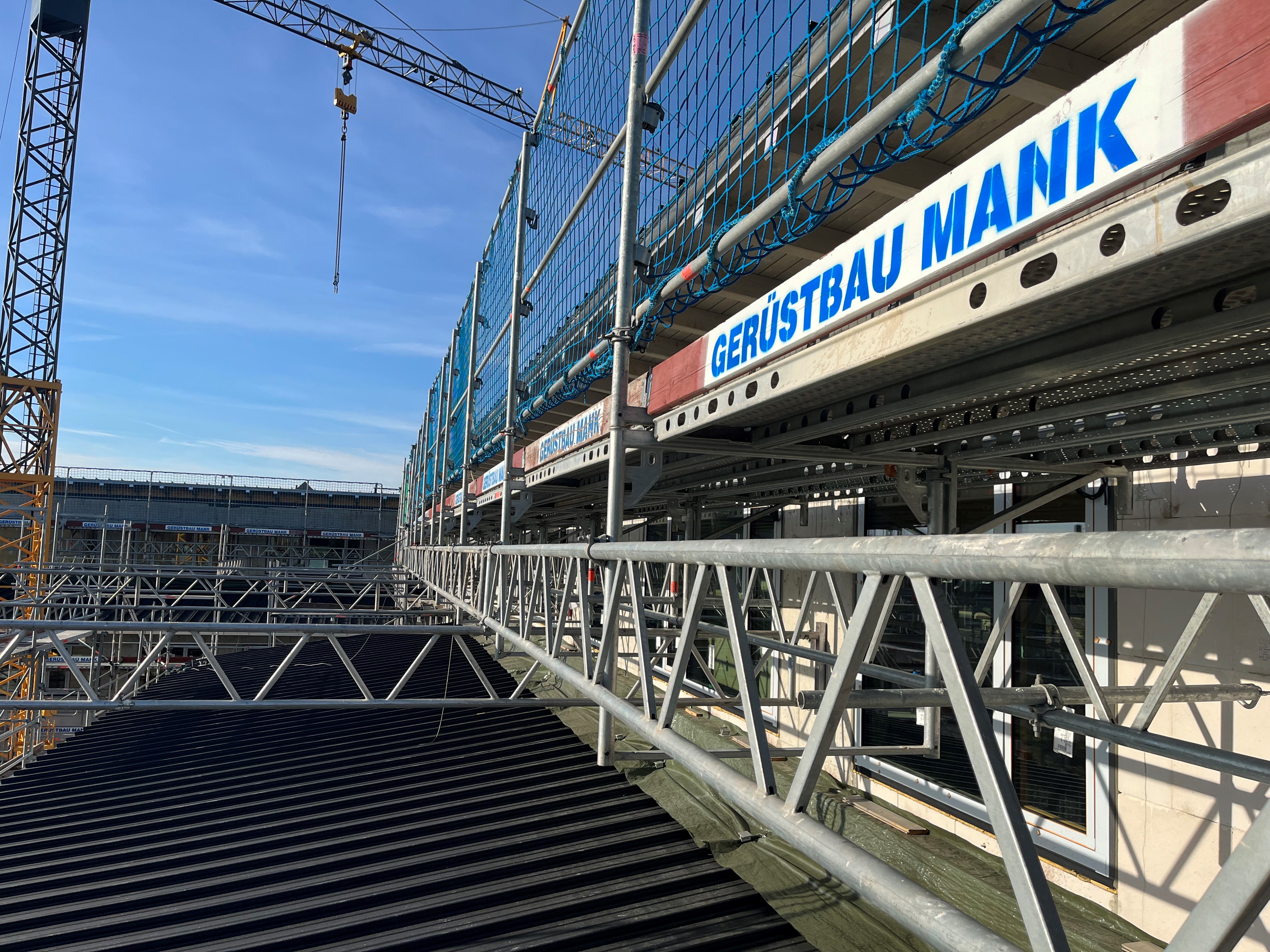  Gerüstbau Mank - Güstrow - Arbeitsgerüst und Schutzgerüst Verwaltungegebäude Neubau