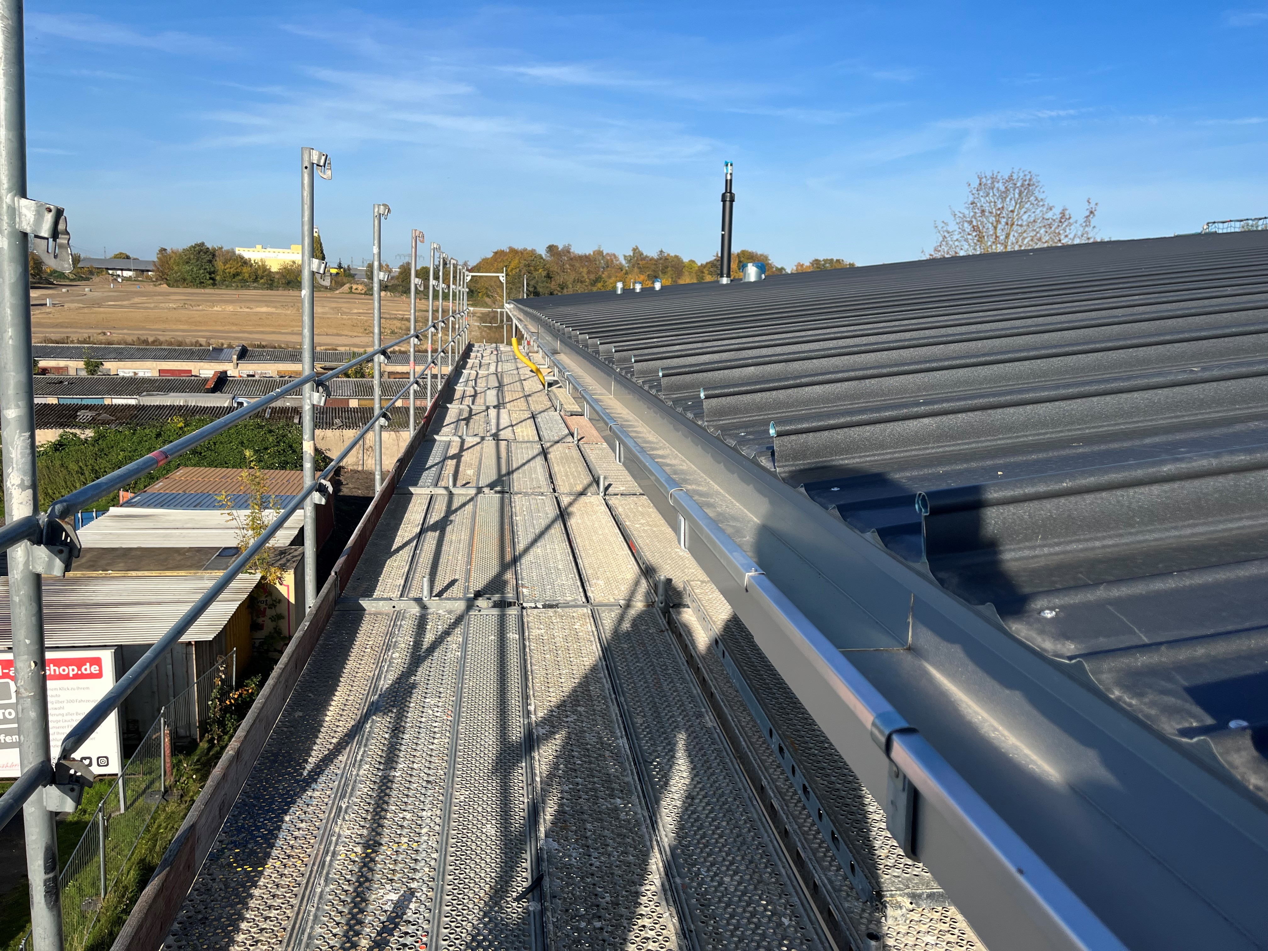  Gerüstbau Mank - Güstrow - Arbeitsgerüst und Schutzgerüst Verwaltungegebäude Neubau
