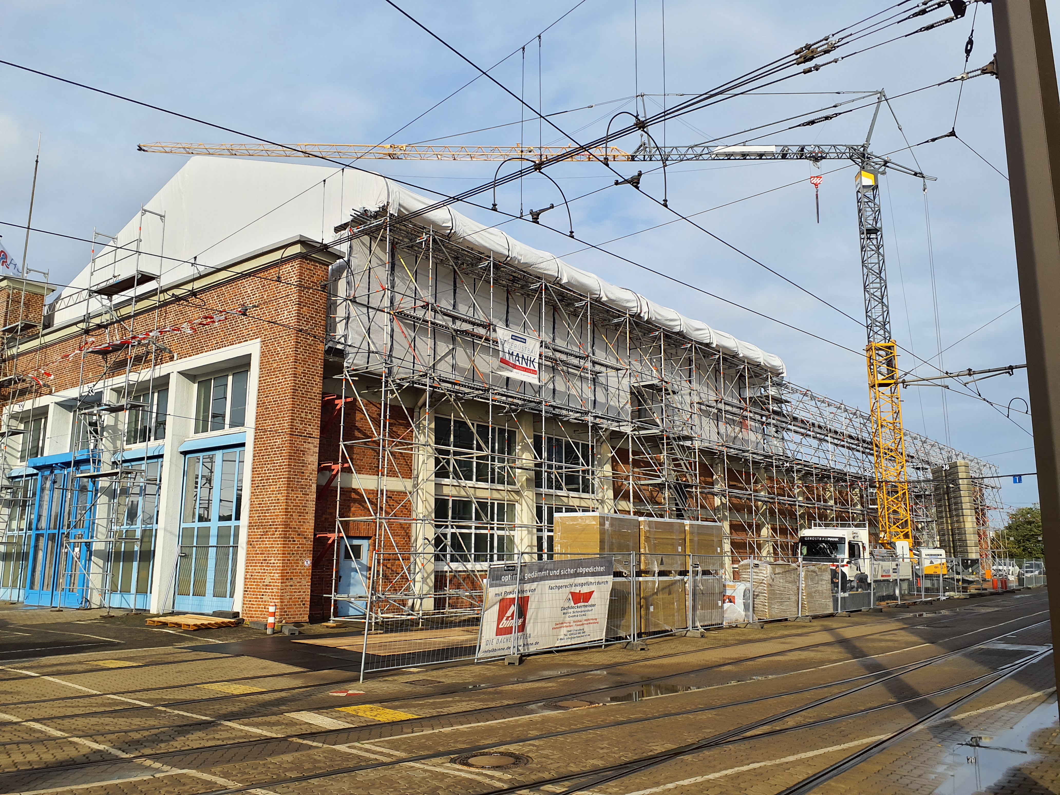 Gerüstbau Mank - Rostock - Wetterschutzdach verfahrbar zweiteilig