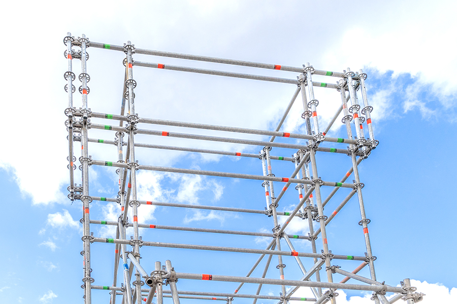  Gerüstbau Mank - Sternberg - Freistehendes Gerüst als Werbesträger für Stadtfest