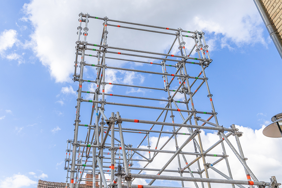  Gerüstbau Mank - Sternberg - Freistehendes Gerüst als Werbesträger für Stadtfest
