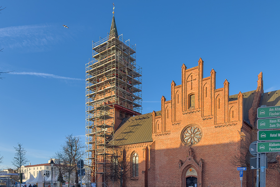 Gerüstbau Mank - Warnemünde - Arbeitsgerüst - Kirchplatz