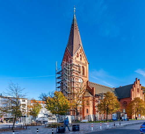 Gerüstbau Mank - Warnemünde - Arbeitsgerüst - Kirchplatz