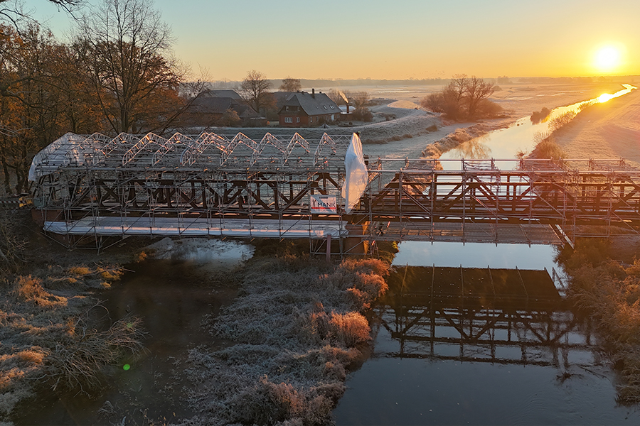 Gerüstbau Mank - Mecklenburg-Vorpommern - Wetterschutzdach - Eisenbahnbrücke